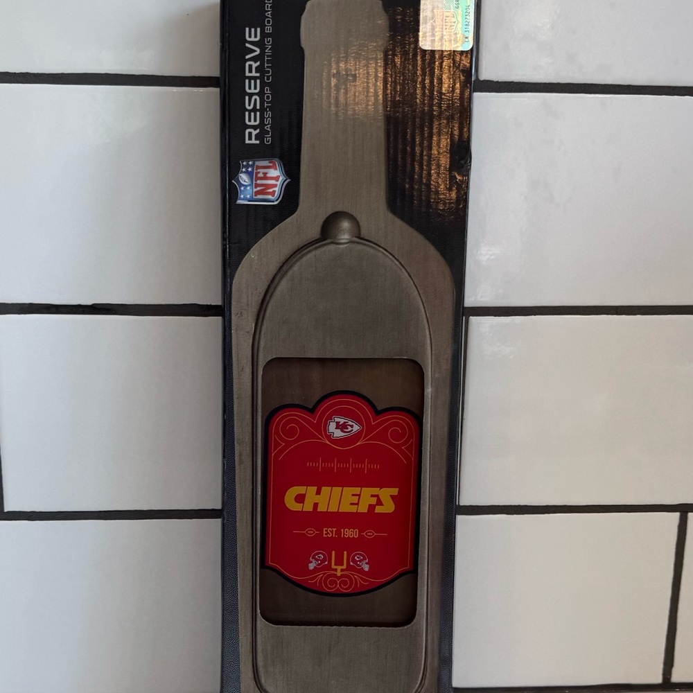 NIB- NFL Kansas City Chiefs Reserve Glass-Top Cutting Board